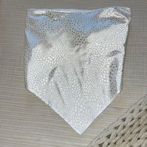 ee:some white bandeau top